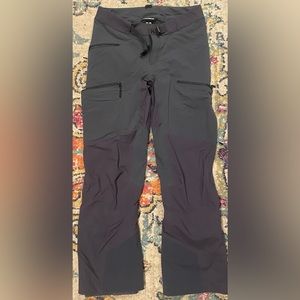 Dawn patrol hybrid ski touring women’s medium in carbon.